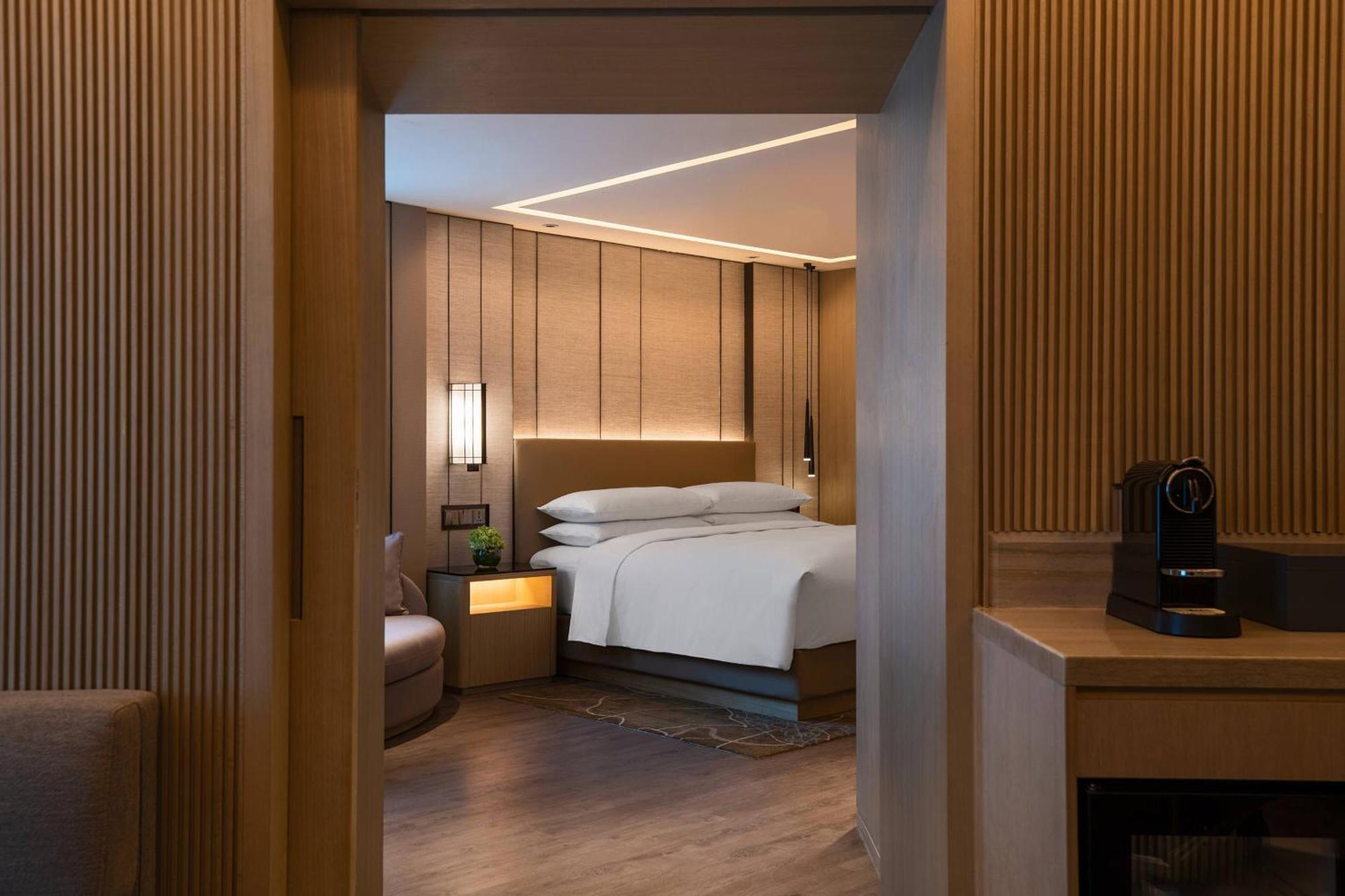 เรอแนสซองซ์ เซินเจิ้น ลั่วหู Hotel ภายนอก รูปภาพ
