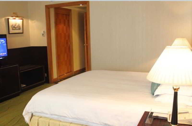 เรอแนสซองซ์ เซินเจิ้น ลั่วหู Hotel ภายนอก รูปภาพ