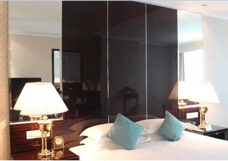 เรอแนสซองซ์ เซินเจิ้น ลั่วหู Hotel ภายนอก รูปภาพ