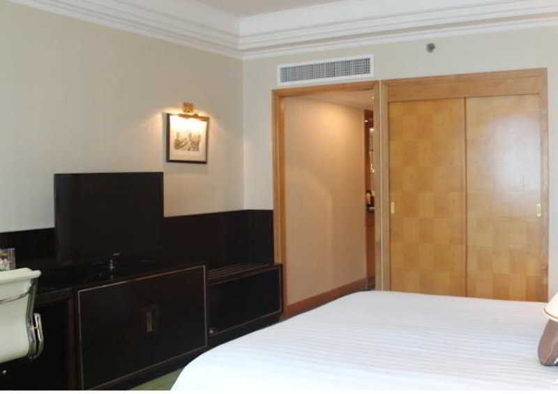 เรอแนสซองซ์ เซินเจิ้น ลั่วหู Hotel ภายนอก รูปภาพ